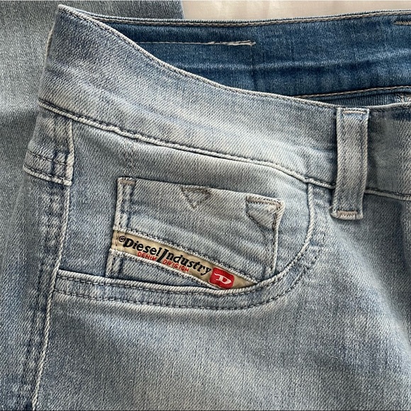 DIESEL Livier Super Slim-Legging Denim Jeans - Picture 2 of 12